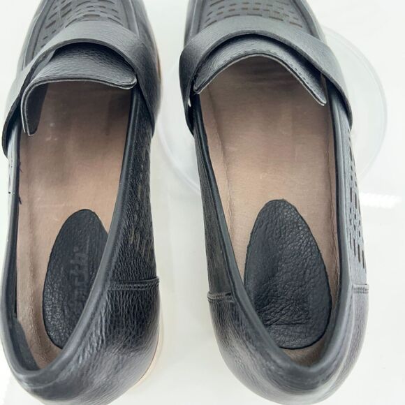 Earth Masio Loafers Slip On Shoes Women's Size 8.5 Black Laser cut Flats Comfy - Picture 12 of 15